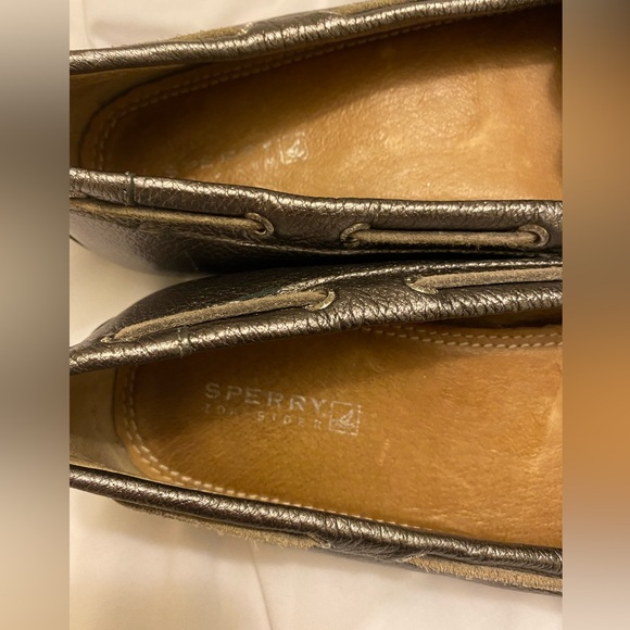 Metallic Sperry loafer. Size 6.5. - Picture 3 of 8